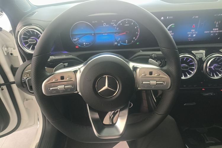 Used Mercedes-Benz A-Class 2022 Revised Version A 200 L Sport Sedan Fashionable Style Steering Wheel