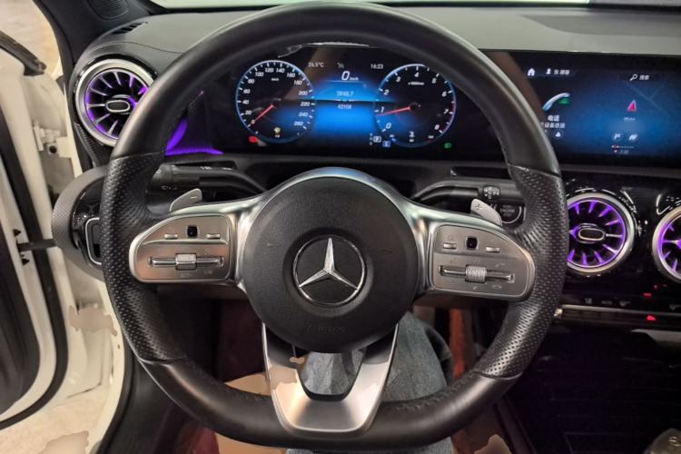Used Mercedes-Benz A-Class 2022 Second Facelift A 200 L Sport Sedan Fashion Version Steering Wheel