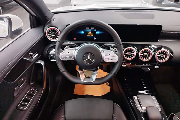 Used Mercedes-Benz A-Class 2022 Revised Version A 200 L Sport Sedan Fashionable Style Steering Wheel