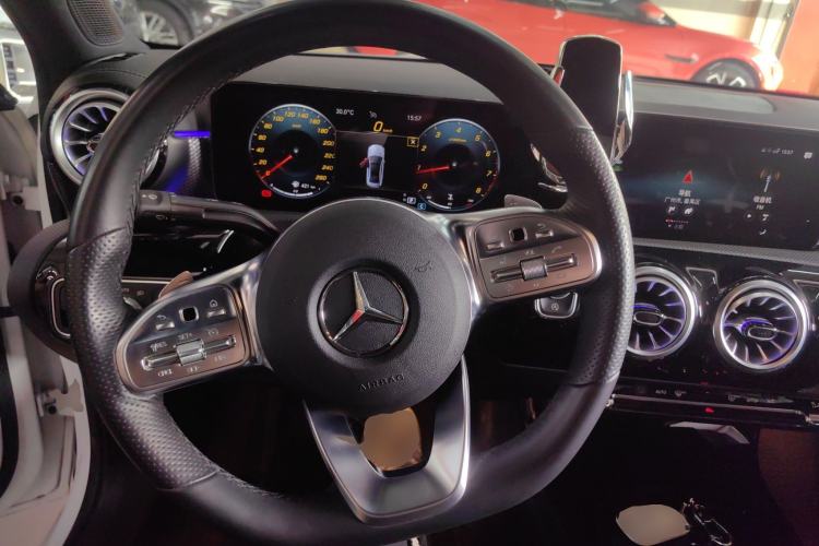 Used Mercedes-Benz A-Class 2022 Second Facelift A 200 L Sport Sedan Fashion Version Steering Wheel