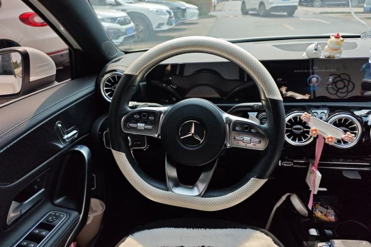 Used Mercedes-Benz A-Class 2022 Revised Version A 200 L Sport Sedan Fashionable Style Steering Wheel