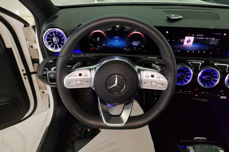Used Mercedes-Benz A-Class 2022 Restyled A 200 L Sport Sedan Fashion Version Steering Wheel