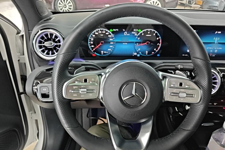 Used Mercedes-Benz A-Class 2022 Revised Version A 200 L Sport Sedan Fashionable Style Steering Wheel