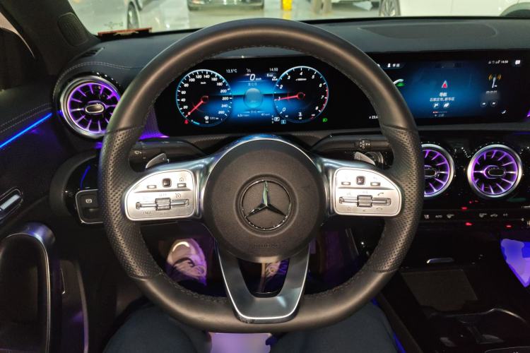 Used Mercedes-Benz A-Class 2022 Revised Version A 200 L Sport Sedan Fashionable Style Steering Wheel