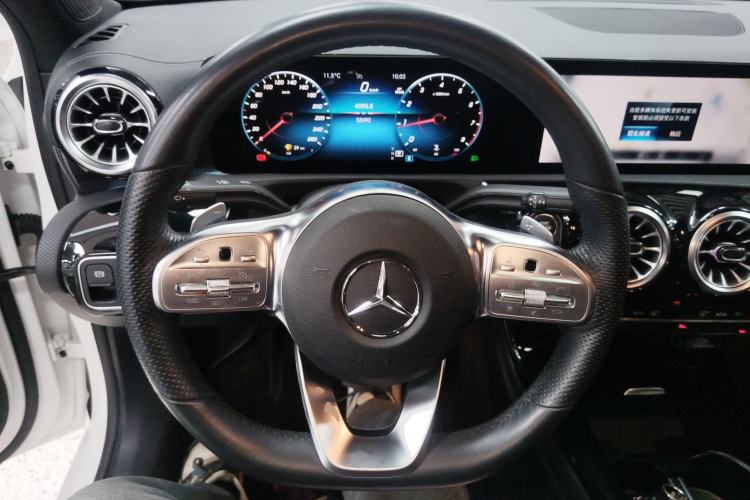 Used Mercedes-Benz A-Class 2022 Revised Version A 200 L Sport Sedan Fashionable Style Steering Wheel
