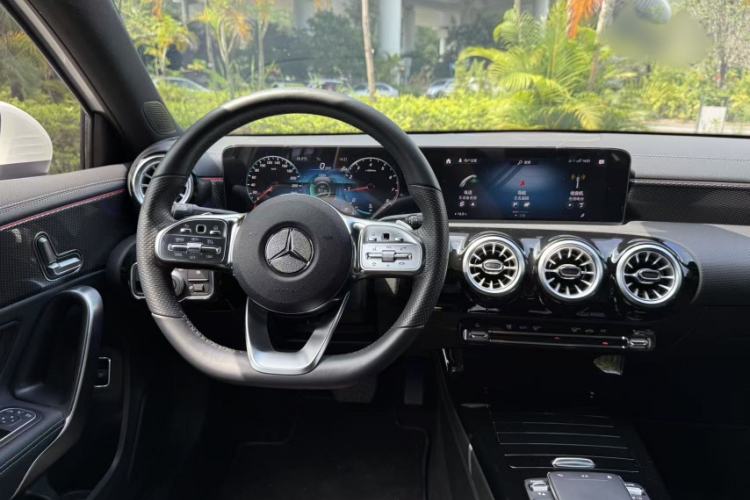Used Mercedes-Benz A-Class 2022 Revised Version A 200 L Sport Sedan Fashionable Style Steering Wheel