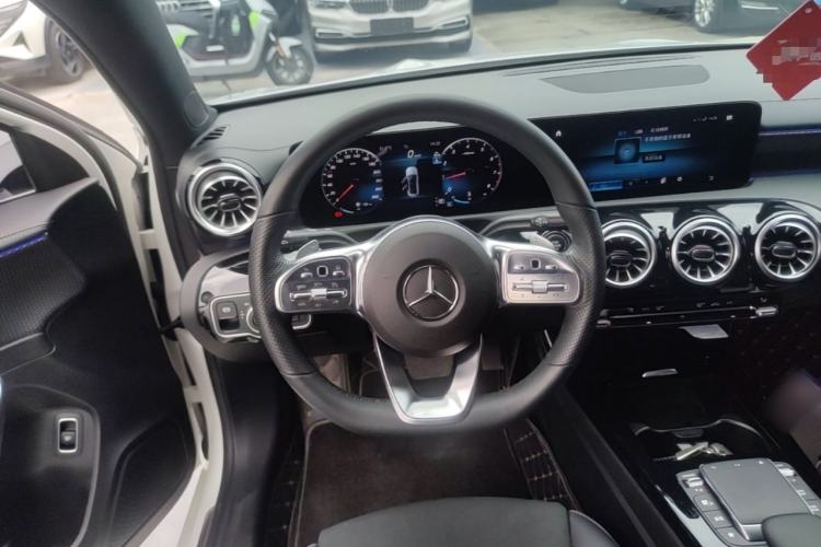 Used Mercedes-Benz A-Class 2022 Revised Version A 200 L Sport Sedan Fashionable Style Steering Wheel