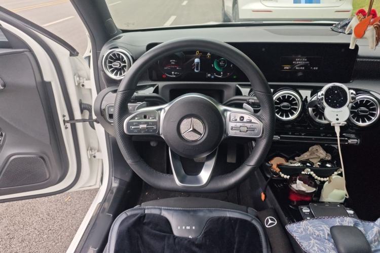 Used Mercedes-Benz A-Class 2022 Revised Version A 200 L Sport Sedan Fashionable Style Steering Wheel