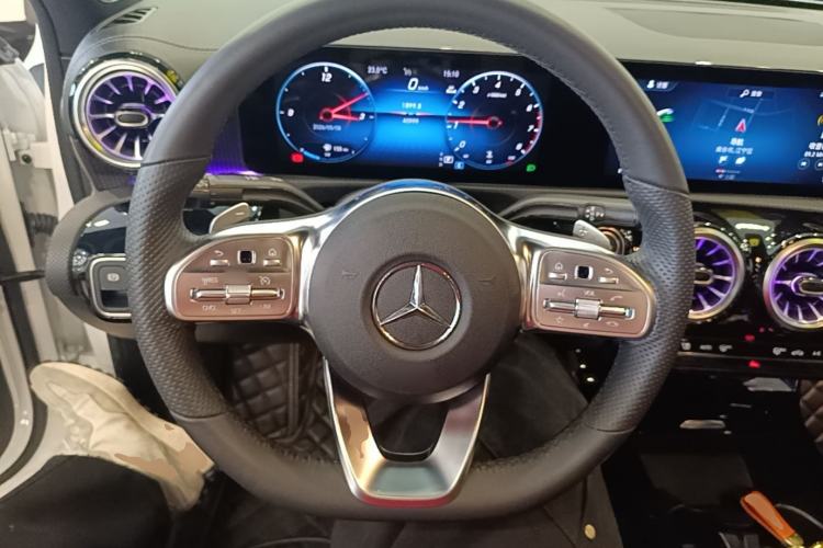 Used Mercedes-Benz A-Class 2022 Revised Version A 200 L Sport Sedan Fashionable Style Steering Wheel