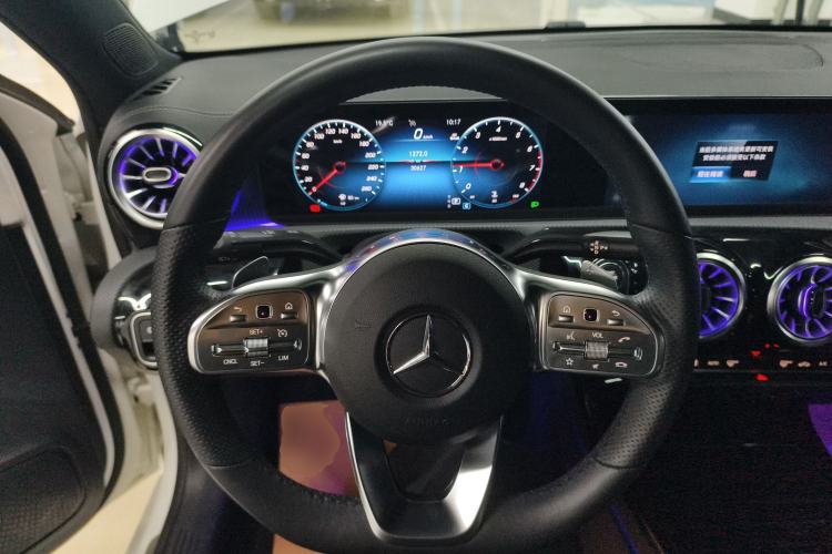 Used Mercedes-Benz A-Class 2022 Revised Version A 200 L Sport Sedan Fashionable Style Steering Wheel
