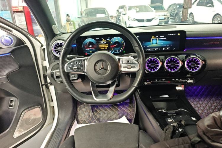 Used Mercedes-Benz A-Class 2022 Revised Version A 200 L Sport Sedan Fashionable Style Steering Wheel