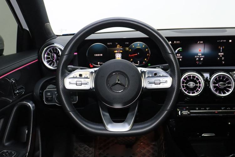Used Mercedes-Benz A-Class 2022 Second Facelift A 200 L Sport Sedan Fashion Version Steering Wheel