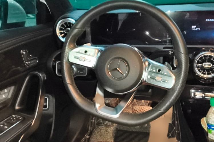 Used Mercedes-Benz A-Class 2022 Revised Version A 200 L Sport Sedan Fashionable Style Steering Wheel