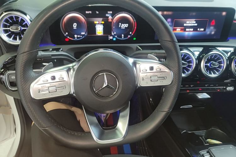 Used Mercedes-Benz A-Class 2022 Revised Version A 200 L Sport Sedan Fashionable Style Steering Wheel