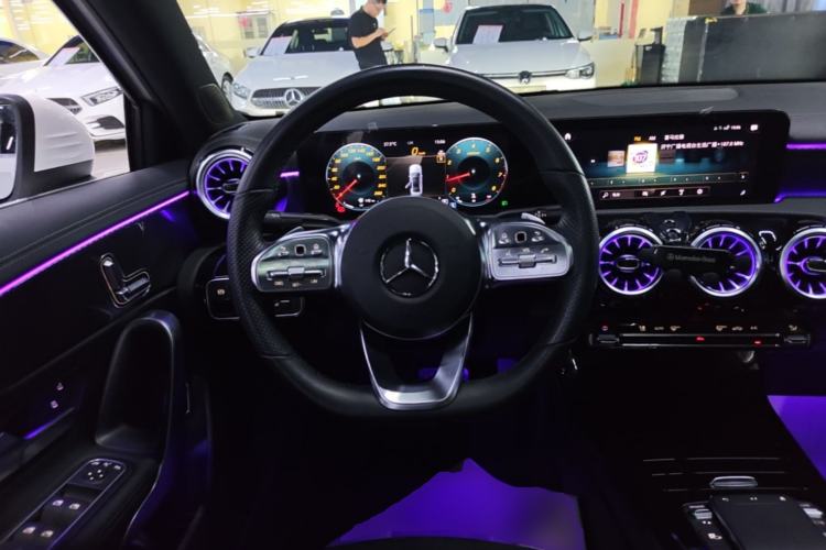 Used Mercedes-Benz A-Class 2022 Revised Version A 200 L Sport Sedan Fashionable Style Steering Wheel