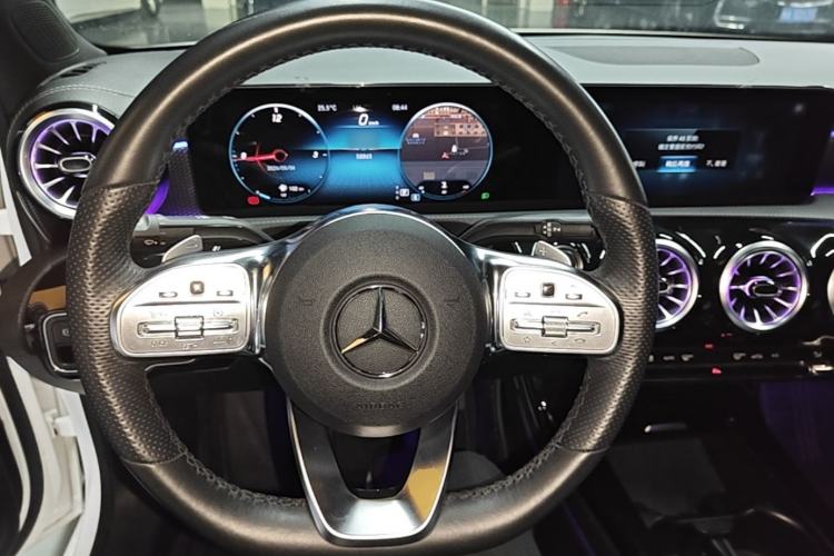 Used Mercedes-Benz A-Class 2022 Restyled A 200 L Sport Sedan Fashion Version Steering Wheel