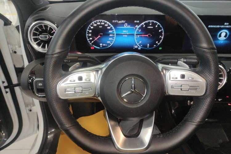Used Mercedes-Benz A-Class 2022 Revised Version A 200 L Sport Sedan Fashionable Style Steering Wheel