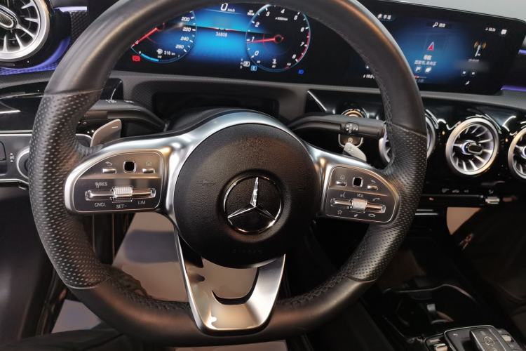 Used Mercedes-Benz A-Class 2022 Revised Version A 200 L Sport Sedan Fashionable Style Steering Wheel