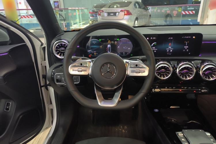 Used Mercedes-Benz A-Class 2022 Revised Version A 200 L Sport Sedan Fashionable Style Steering Wheel
