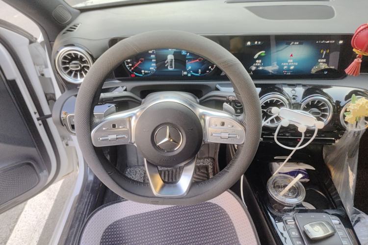 Used Mercedes-Benz A-Class 2022 Revised Version A 200 L Sport Sedan Fashionable Style Steering Wheel