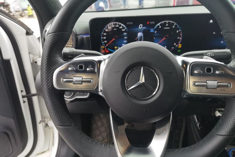 Used Mercedes-Benz A-Class 2022 Second Facelift A 200 L Sport Sedan Fashion Version Steering Wheel