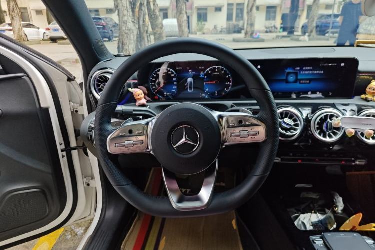 Used Mercedes-Benz A-Class 2022 Second Facelift A 200 L Sport Sedan Fashion Version Steering Wheel