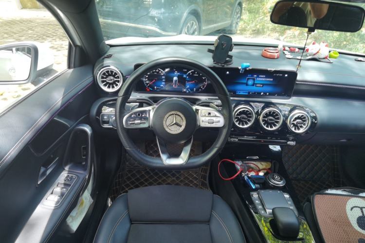 Used Mercedes-Benz A-Class 2022 Second Facelift A 200 L Sport Sedan Fashion Version Steering Wheel