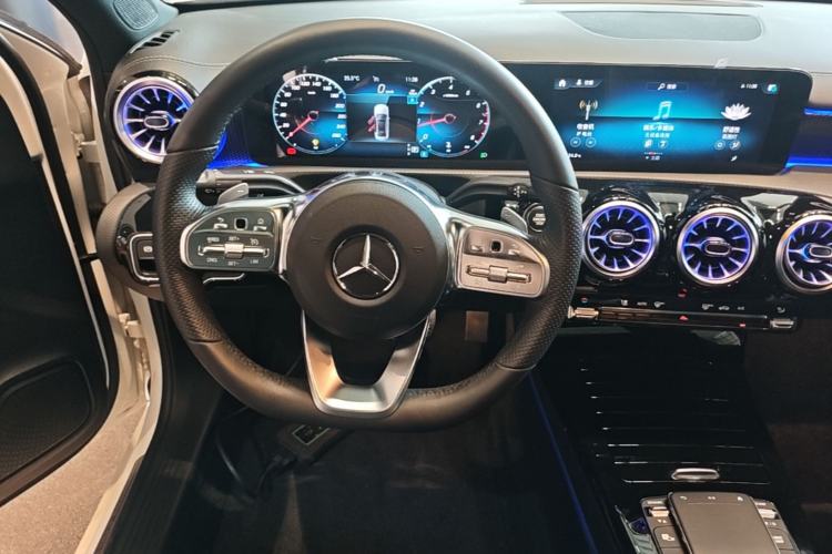 Used Mercedes-Benz A-Class 2022 Revised Version A 200 L Sport Sedan Fashionable Style Steering Wheel