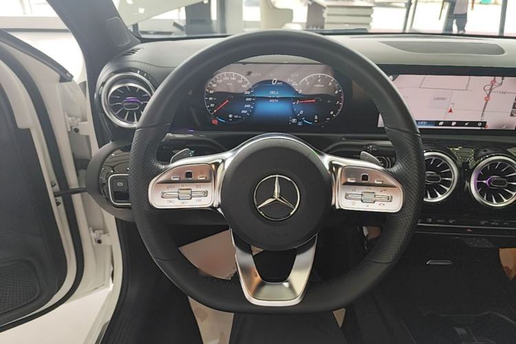Used Mercedes-Benz A-Class 2022 Revised Version A 200 L Sport Sedan Fashionable Style Steering Wheel