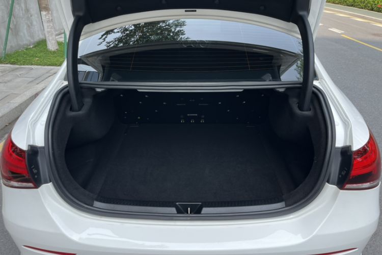Used Mercedes-Benz A-Class 2022 Restyled A 200 L Sport Sedan Fashion Version Trunk