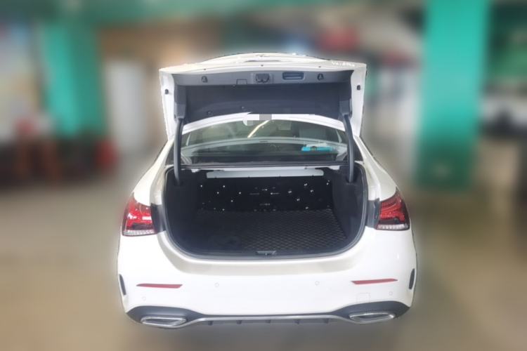 Used Mercedes-Benz A-Class 2022 Revised Version A 200 L Sport Sedan Fashionable Style Trunk