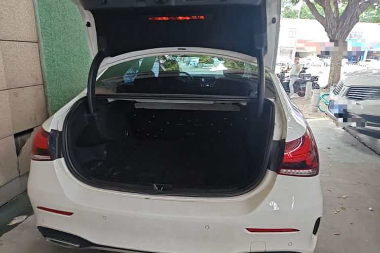 Used Mercedes-Benz A-Class 2022 Revised Version A 200 L Sport Sedan Fashionable Style Trunk