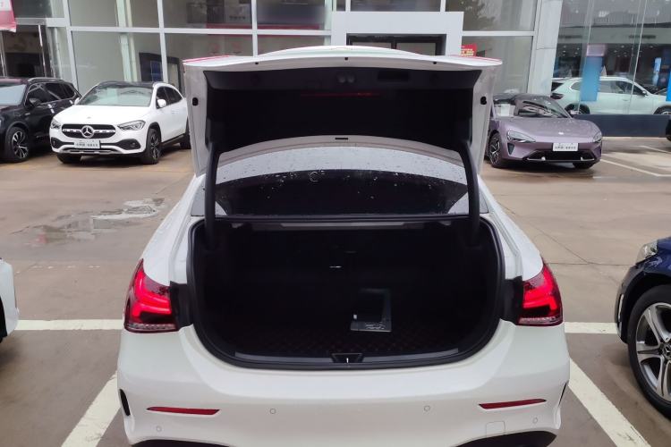 Used Mercedes-Benz A-Class 2022 Revised Version A 200 L Sport Sedan Fashionable Style Trunk