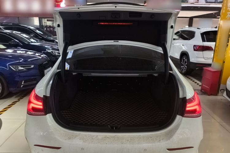 Used Mercedes-Benz A-Class 2022 Revised Version A 200 L Sport Sedan Fashionable Style Trunk