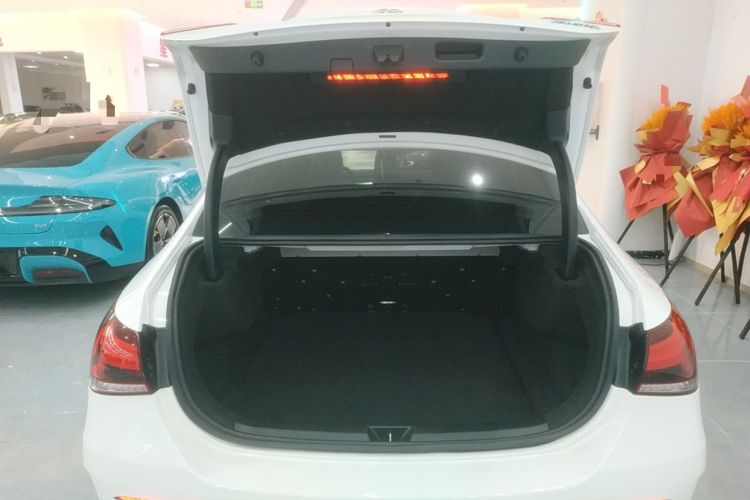Used Mercedes-Benz A-Class 2022 Revised Version A 200 L Sport Sedan Fashionable Style Trunk