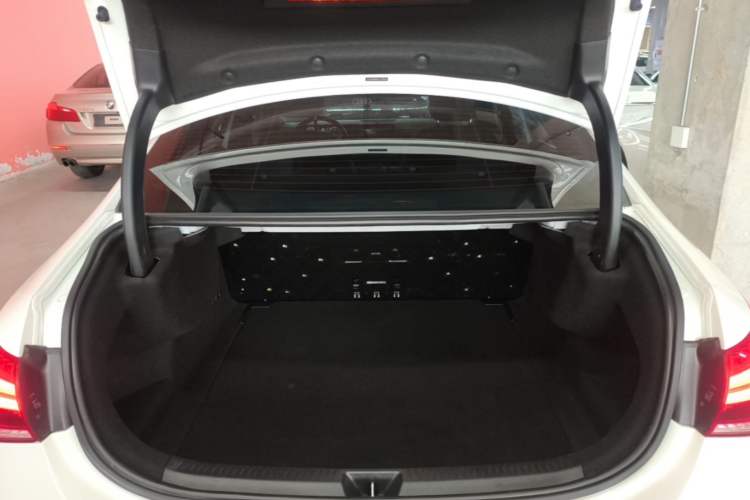 Used Mercedes-Benz A-Class 2022 Revised Version A 200 L Sport Sedan Fashionable Style Trunk