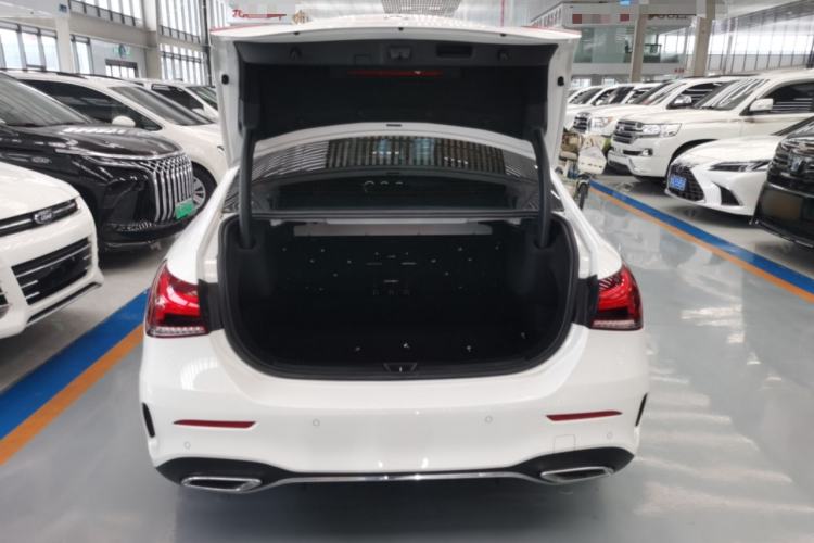 Used Mercedes-Benz A-Class 2022 Revised Version A 200 L Sport Sedan Fashionable Style Trunk