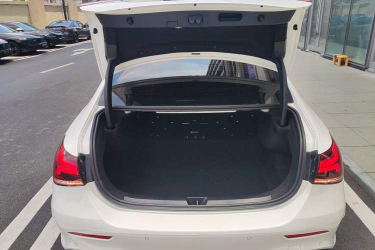 Used Mercedes-Benz A-Class 2022 Revised Version A 200 L Sport Sedan Fashionable Style Trunk