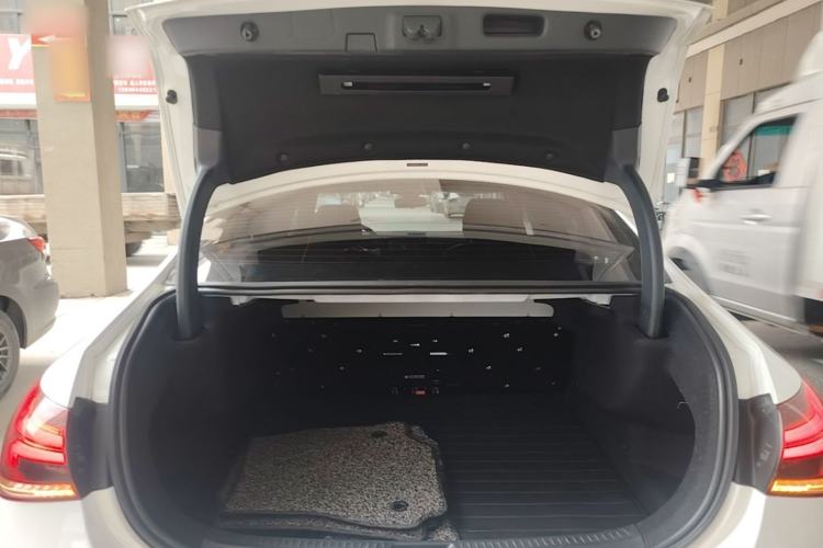 Used Mercedes-Benz A-Class 2022 Revised Version A 200 L Sport Sedan Fashionable Style Trunk