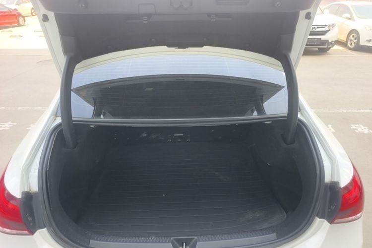Used Mercedes-Benz A-Class 2022 Revised Version A 200 L Sport Sedan Fashionable Style Trunk