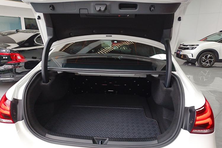 Used Mercedes-Benz A-Class 2022 Revised Version A 200 L Sport Sedan Fashionable Style Trunk