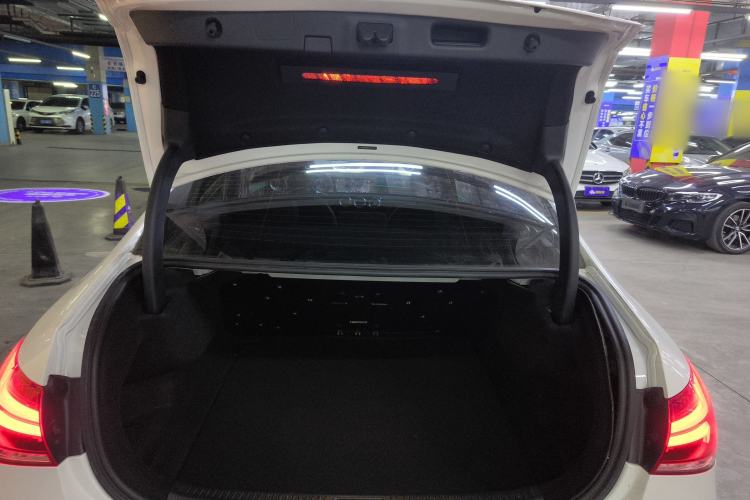 Used Mercedes-Benz A-Class 2022 Revised Version A 200 L Sport Sedan Fashionable Style Trunk