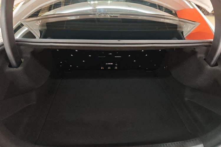 Used Mercedes-Benz A-Class 2022 Revised Version A 200 L Sport Sedan Fashionable Style Trunk