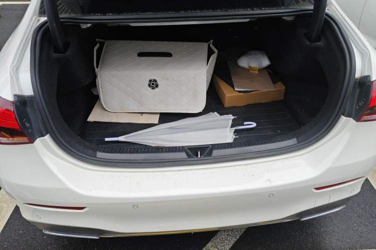Used Mercedes-Benz A-Class 2022 Revised Version A 200 L Sport Sedan Fashionable Style Trunk