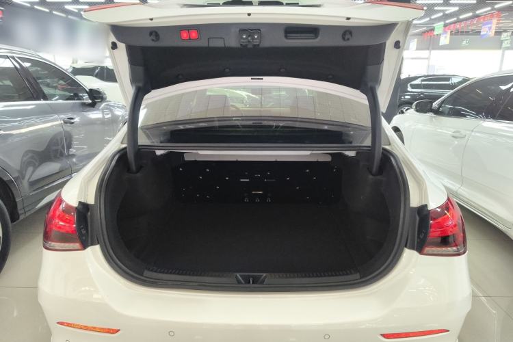 Used Mercedes-Benz A-Class 2022 Revised Version A 200 L Sport Sedan Fashionable Style Trunk