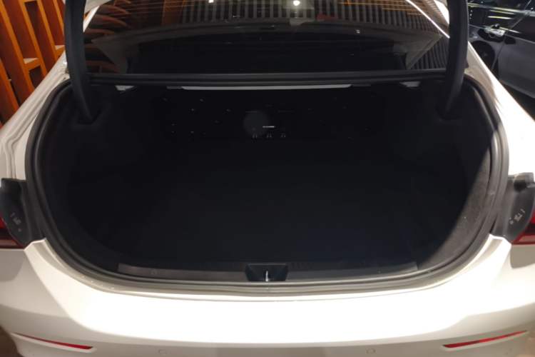 Used Mercedes-Benz A-Class 2022 Revised Version A 200 L Sport Sedan Fashionable Style Trunk