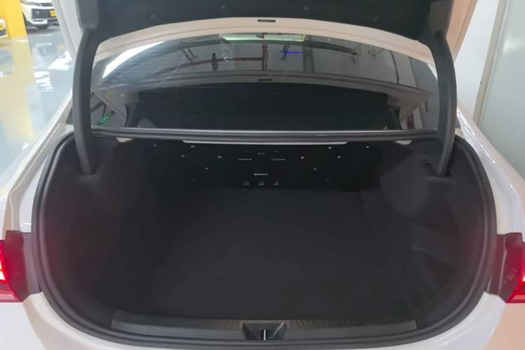 Used Mercedes-Benz A-Class 2022 Restyled A 200 L Sport Sedan Fashion Version Trunk
