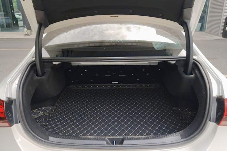 Used Mercedes-Benz A-Class 2022 Second Facelift A 200 L Sport Sedan Fashion Version Trunk