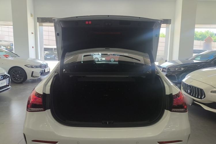 Used Mercedes-Benz A-Class 2022 Revised Version A 200 L Sport Sedan Fashionable Style Trunk