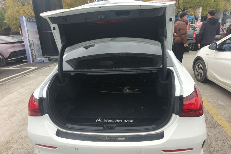 Used Mercedes-Benz A-Class 2022 Revised Version A 200 L Sport Sedan Fashionable Style Trunk